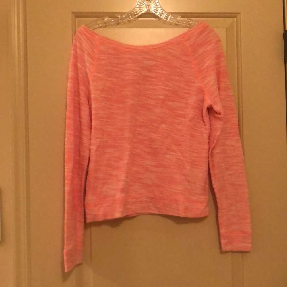 Pink sweater size small - Picture 2 of 2
